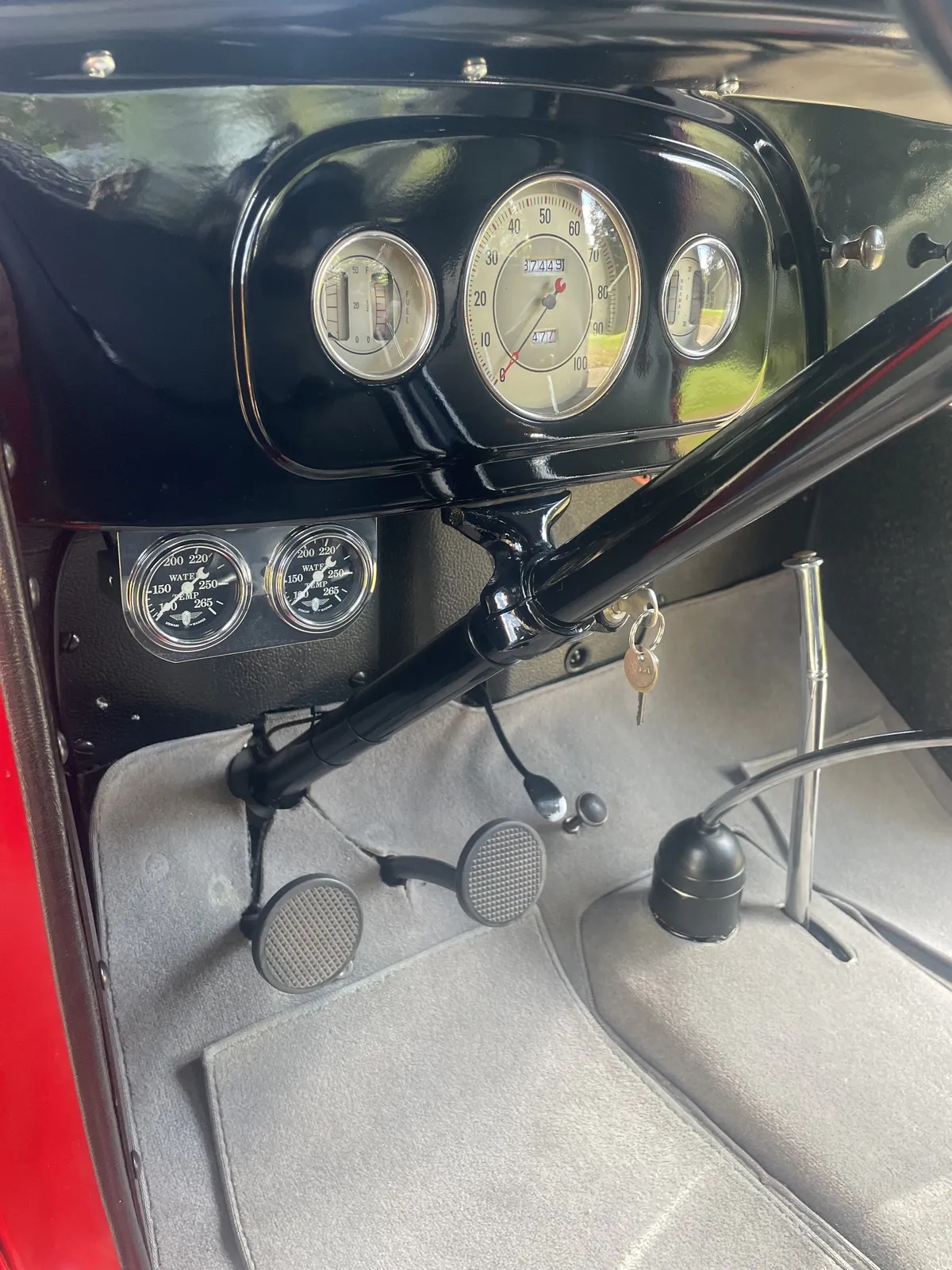 Ford-Pickup-1935-Red-Black-7