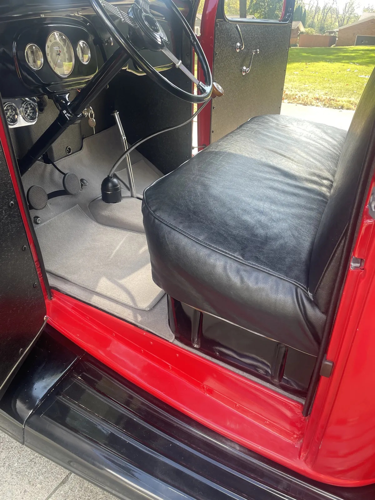 Ford-Pickup-1935-Red-Black-9