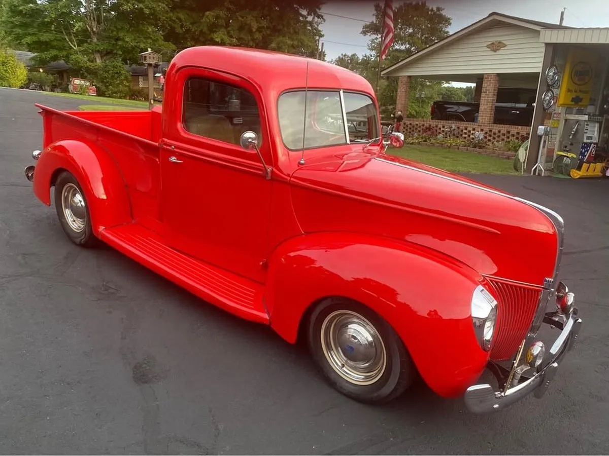 Ford-Pickup-1940-Red-Beige-1