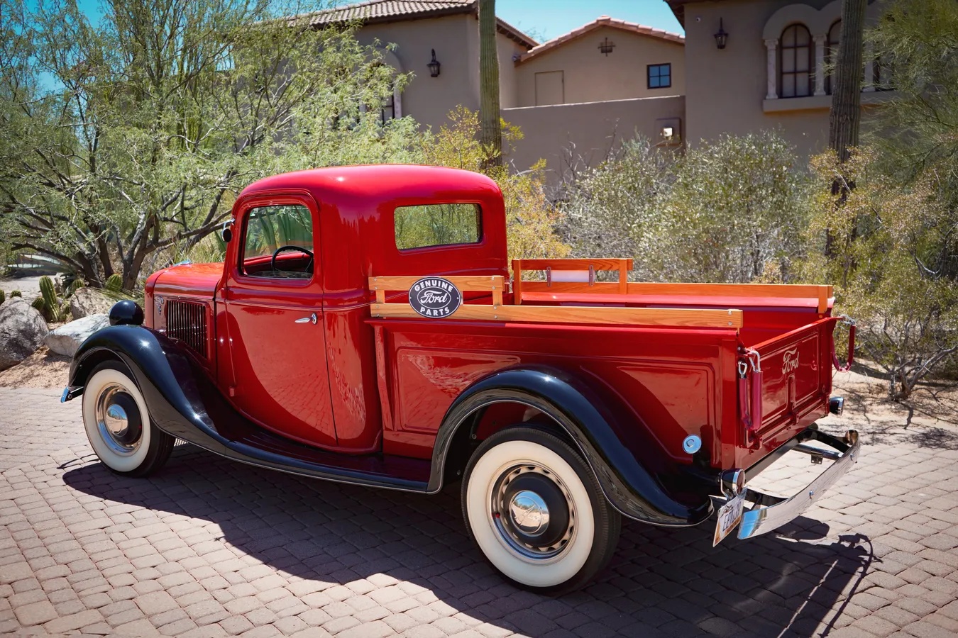 Ford-Pre-war-pickups-1936-Red-Brown-14