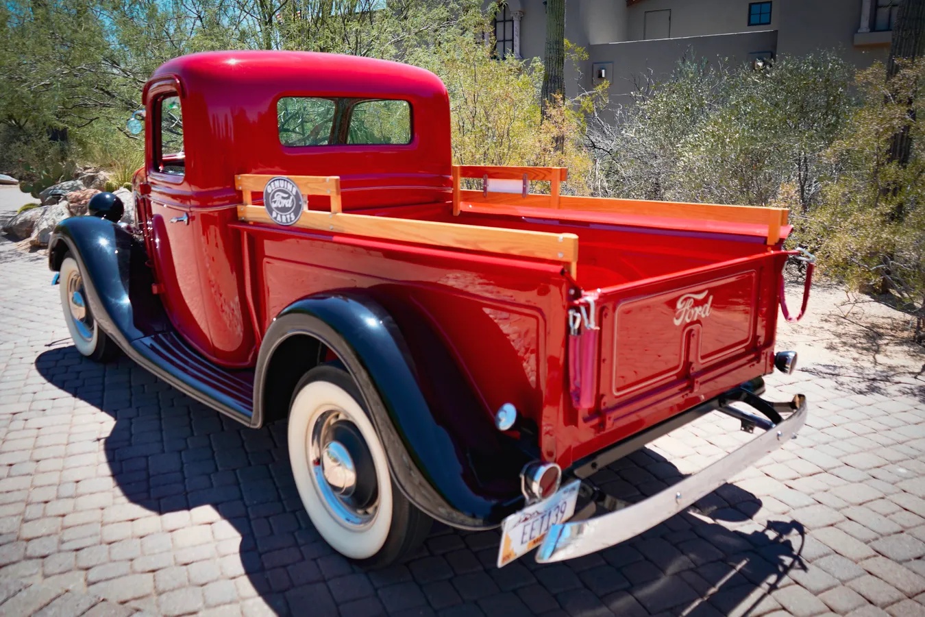 Ford-Pre-war-pickups-1936-Red-Brown-15