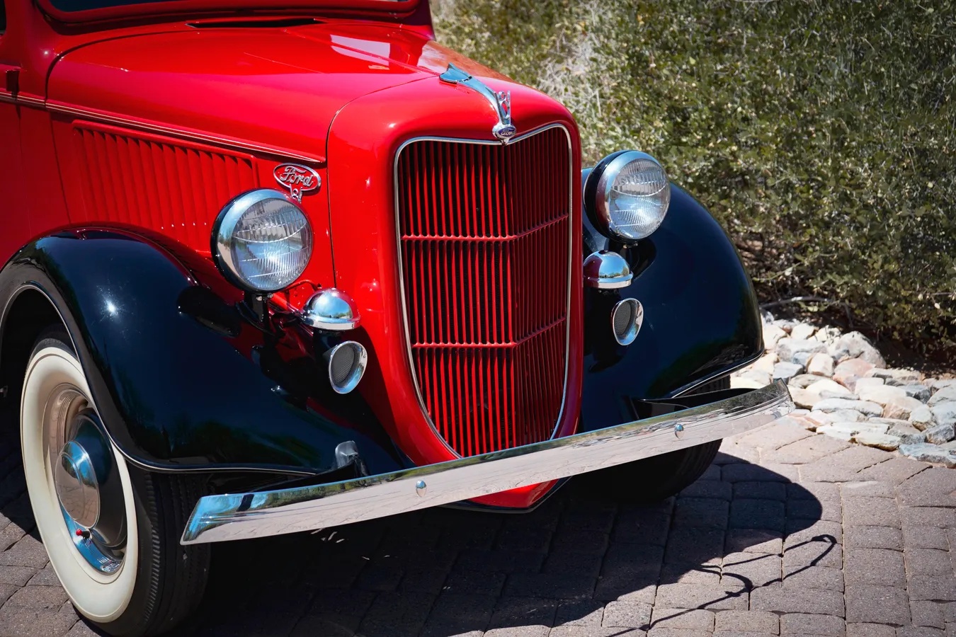 Ford-Pre-war-pickups-1936-Red-Brown-2