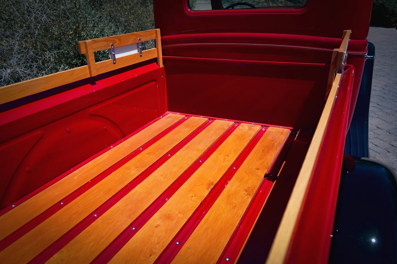 Ford-Pre-war-pickups-1936-Red-Brown-8