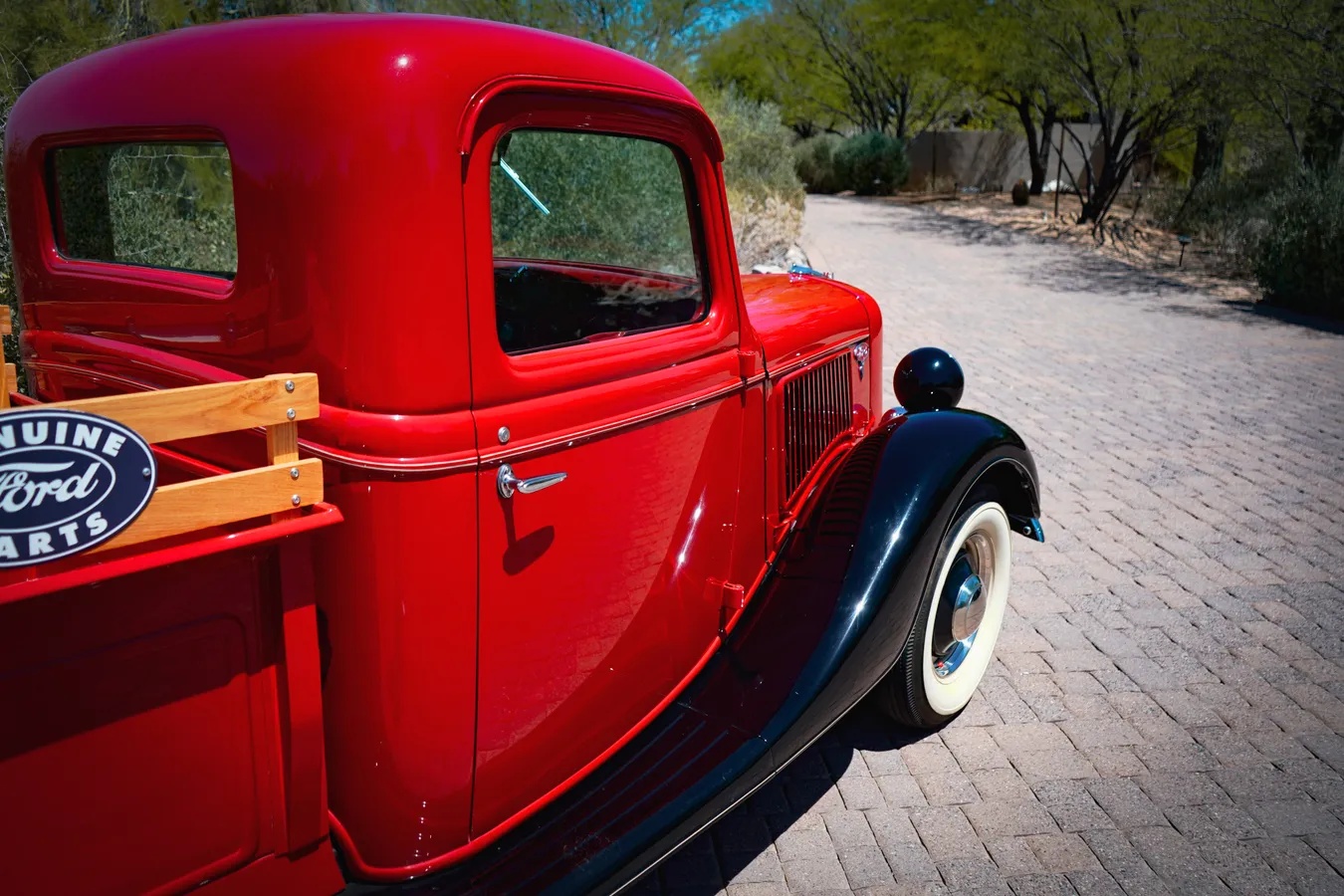 Ford-Pre-war-pickups-1936-Red-Brown-9