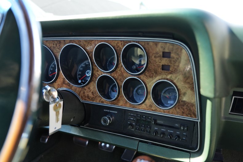 Ford-Ranchero-1973-Bright-Green-Gold-Green-1