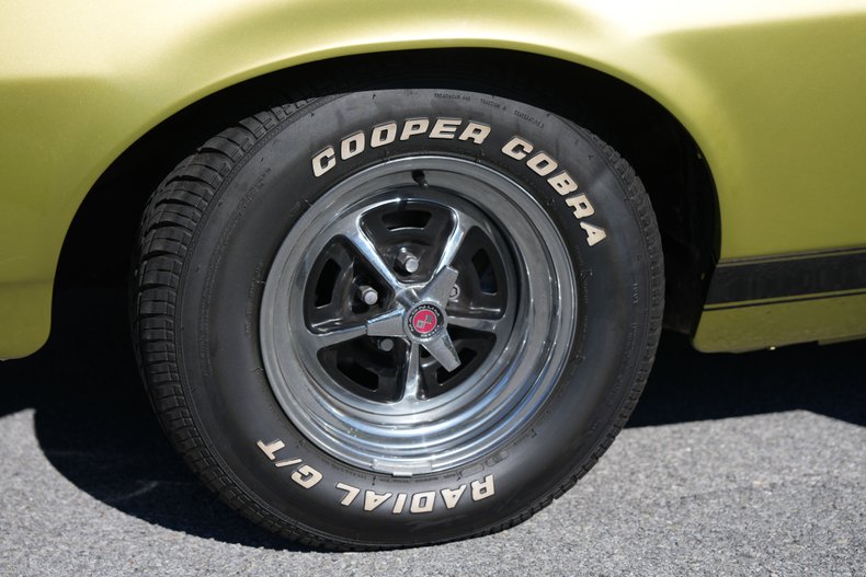 Ford-Ranchero-1973-Bright-Green-Gold-Green-27