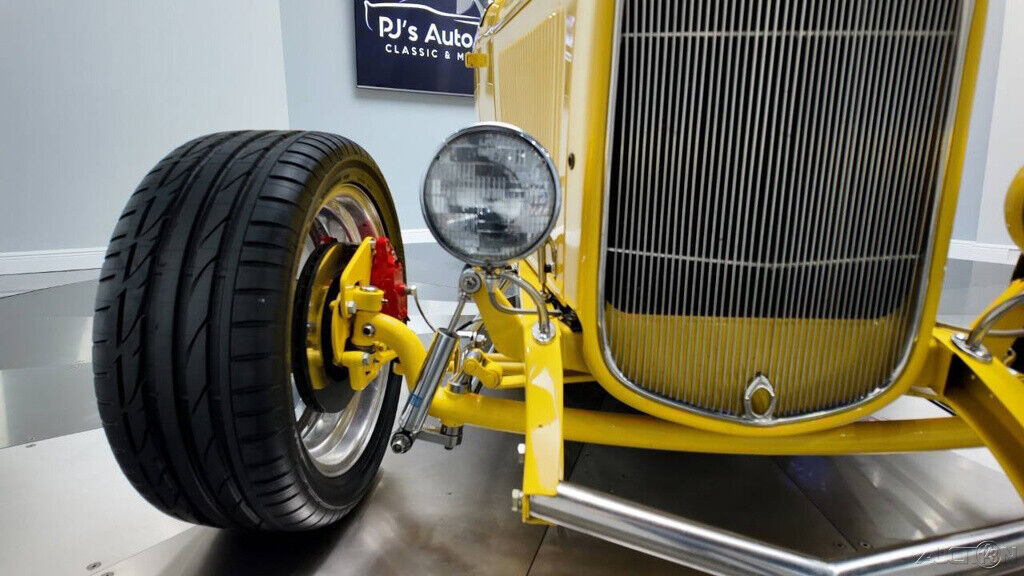 Ford-Roadster-1932-11