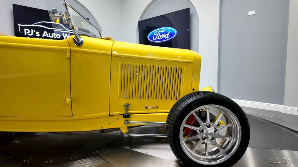 Ford-Roadster-1932-12