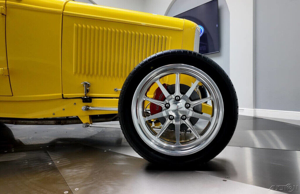 Ford-Roadster-1932-13