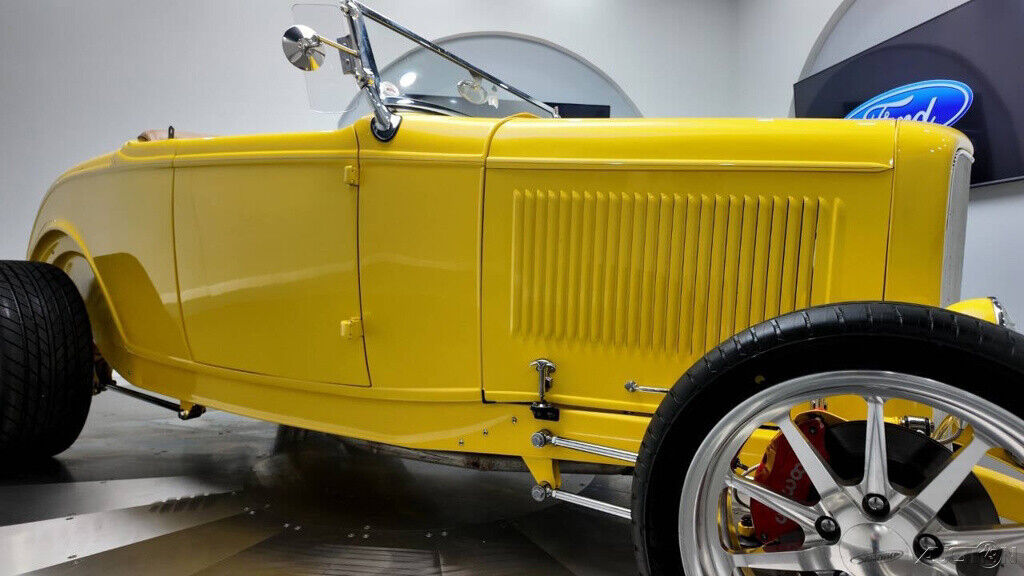Ford-Roadster-1932-18