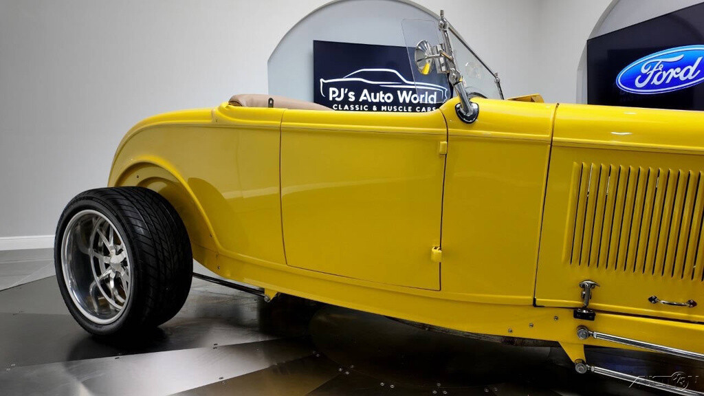 Ford-Roadster-1932-19