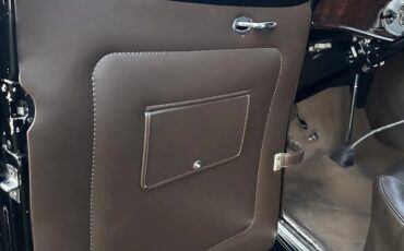 Ford-Roadster-1932-Black-Brown-Leather-6