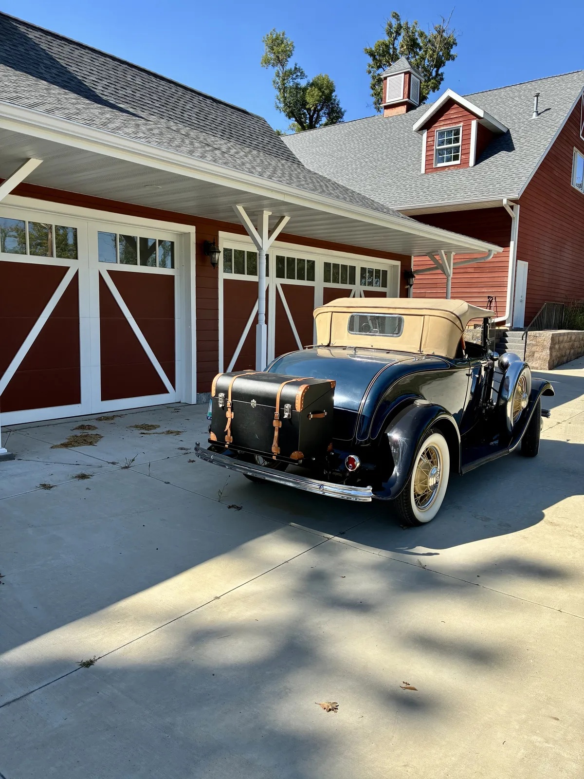 Ford-Roadster-1932-Blue-Tan-1