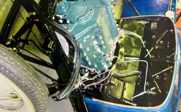 Ford-Roadster-1932-Blue-Tan-10