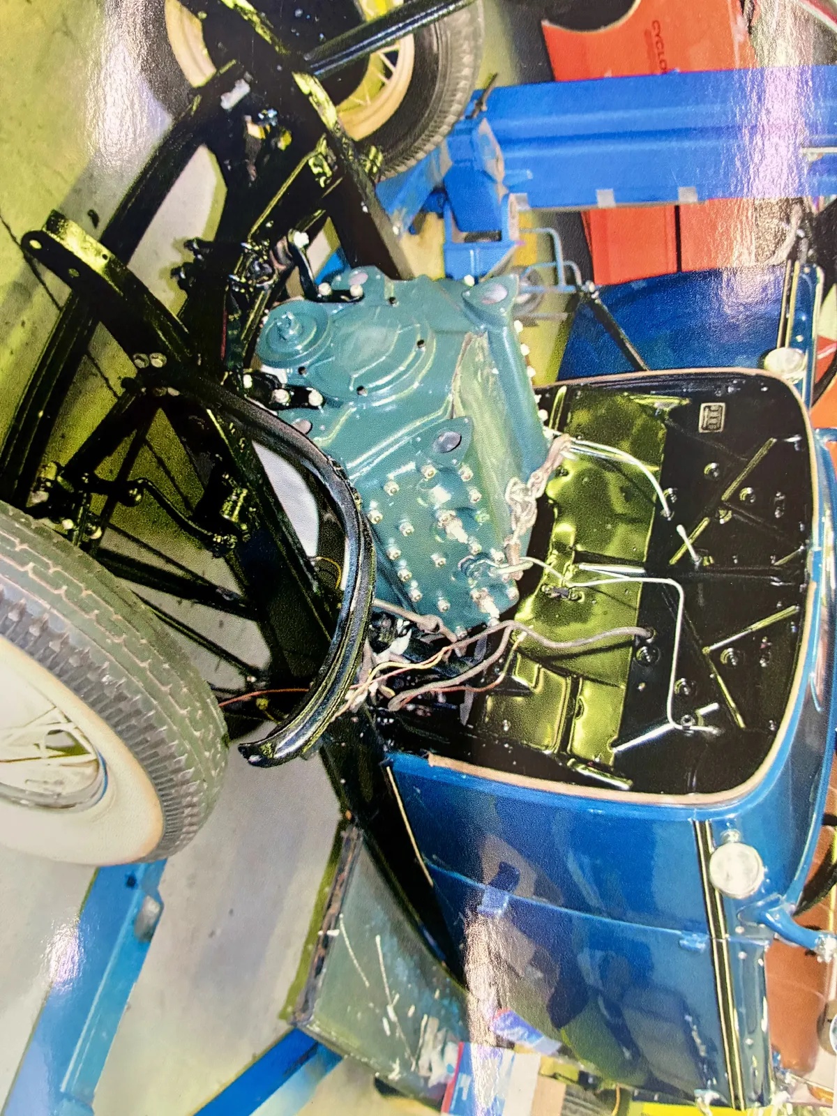 Ford-Roadster-1932-Blue-Tan-10