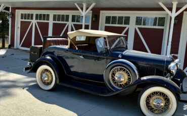 Ford-Roadster-1932-Blue-Tan-3