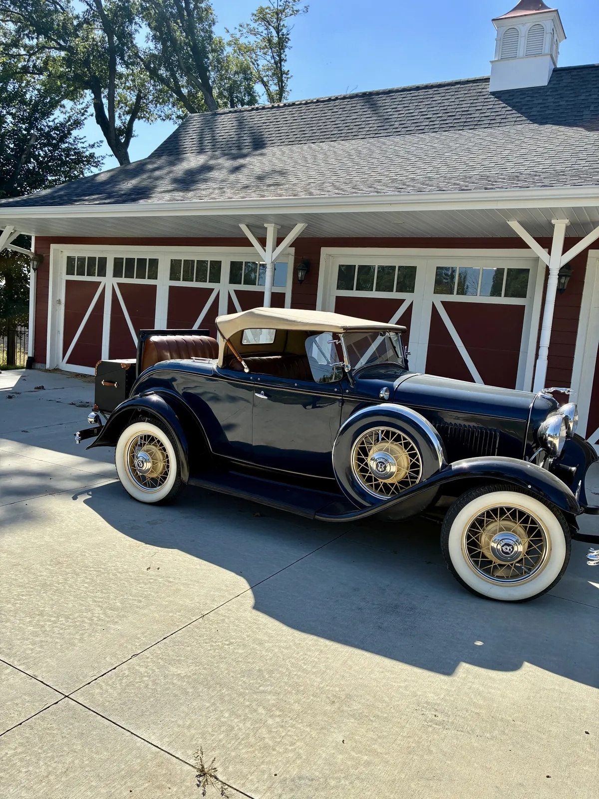 Ford-Roadster-1932-Blue-Tan-3