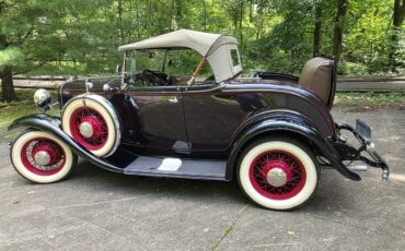 Ford-Roadster-1932-Maroon-With-Black-Fenders-Tan-Leather-13