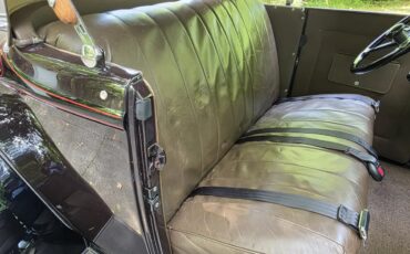 Ford-Roadster-1932-Maroon-With-Black-Fenders-Tan-Leather-14