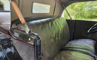 Ford-Roadster-1932-Maroon-With-Black-Fenders-Tan-Leather-15