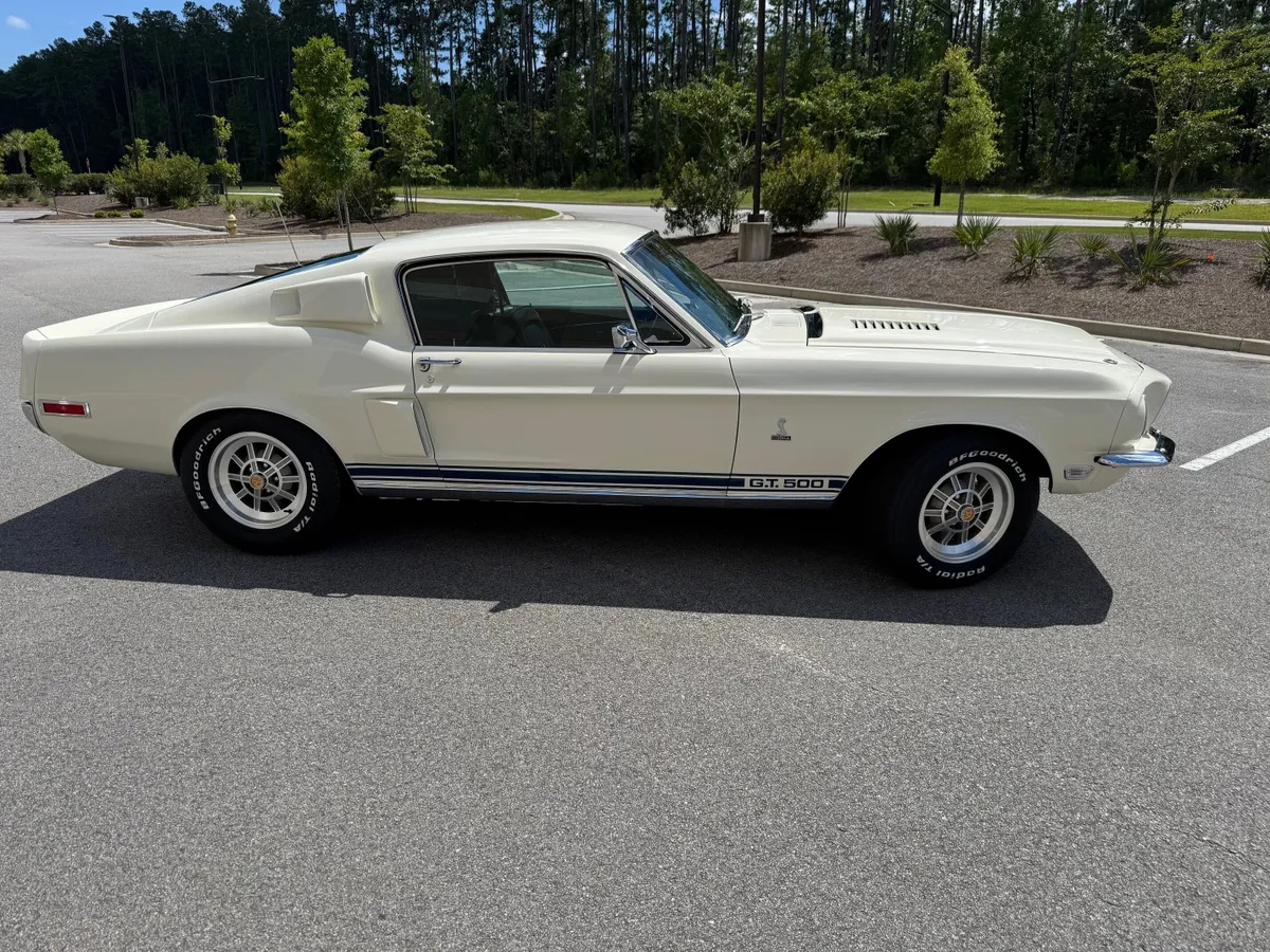 Ford-Shelby-mustang-1968-White-Black-15
