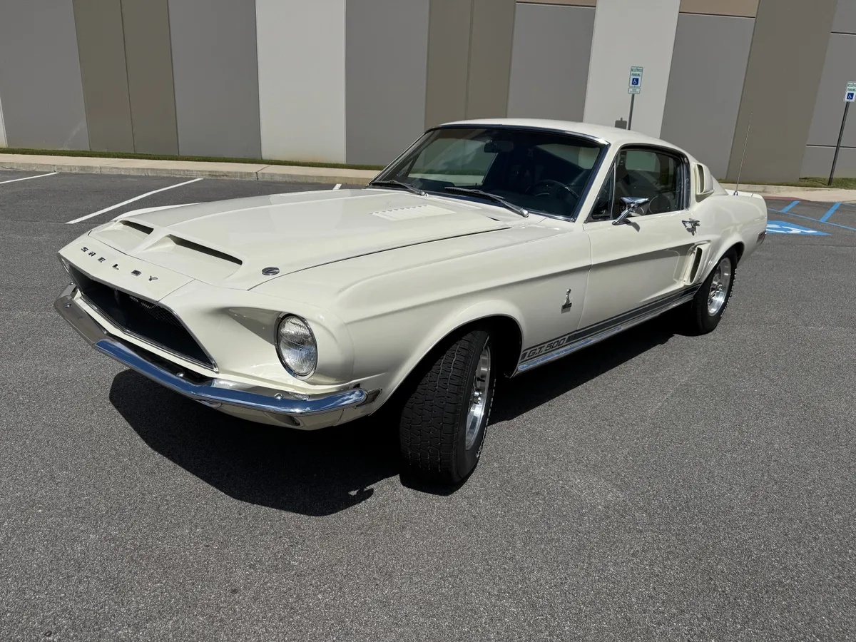 Ford-Shelby-mustang-1968-White-Black-16