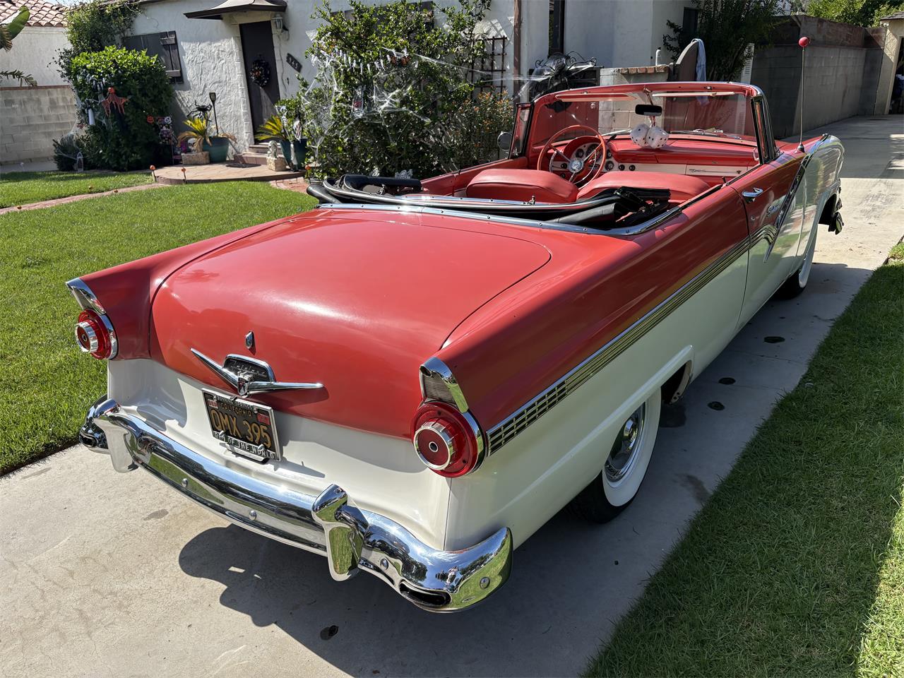 Ford-Sunliner-1956-Redwhite-Redwhite-29