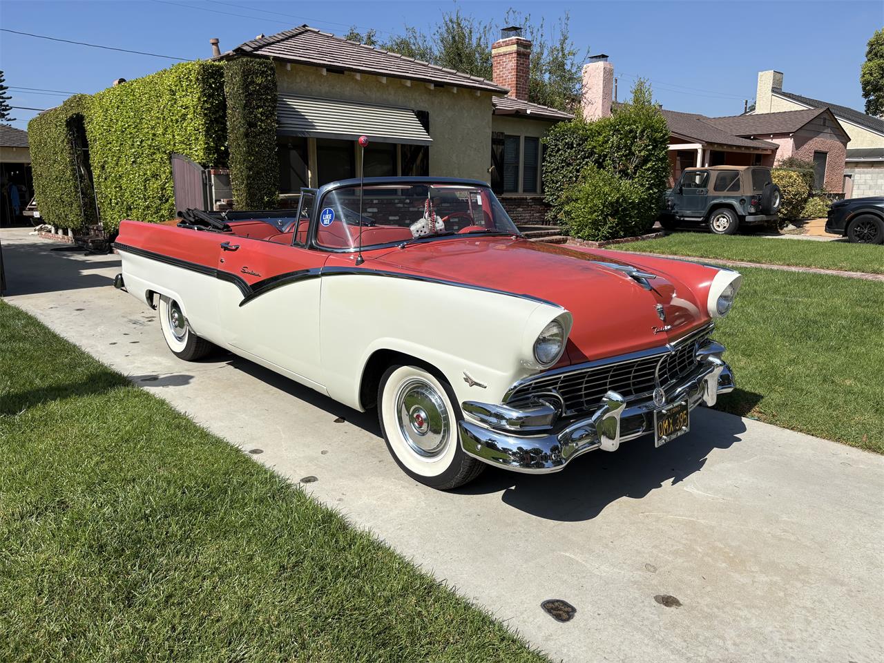 Ford-Sunliner-1956-Redwhite-Redwhite-32
