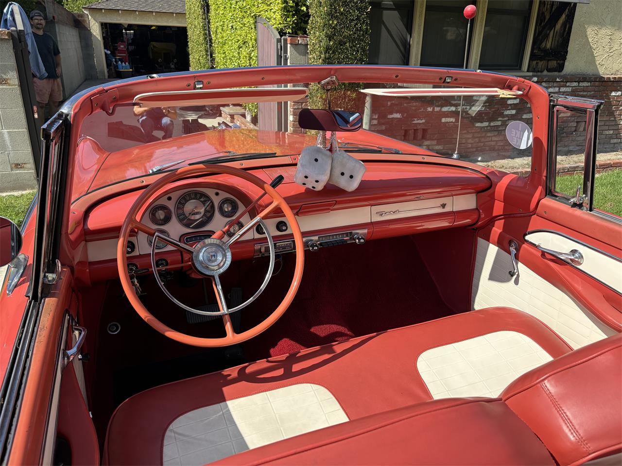 Ford-Sunliner-1956-Redwhite-Redwhite-35