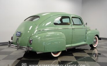 Ford-Super-Deluxe-1941-Coupe-12