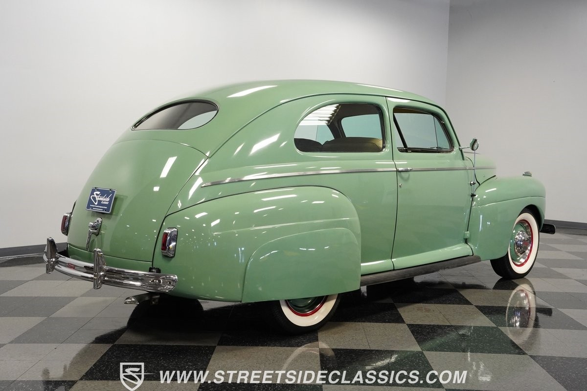 Ford-Super-Deluxe-1941-Coupe-12
