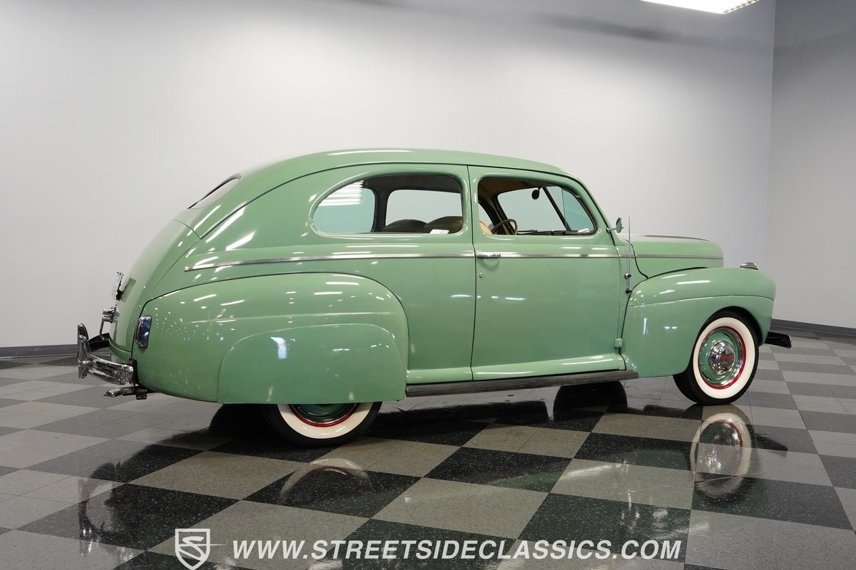 Ford-Super-Deluxe-1941-Coupe-13