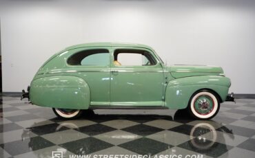 Ford-Super-Deluxe-1941-Coupe-14
