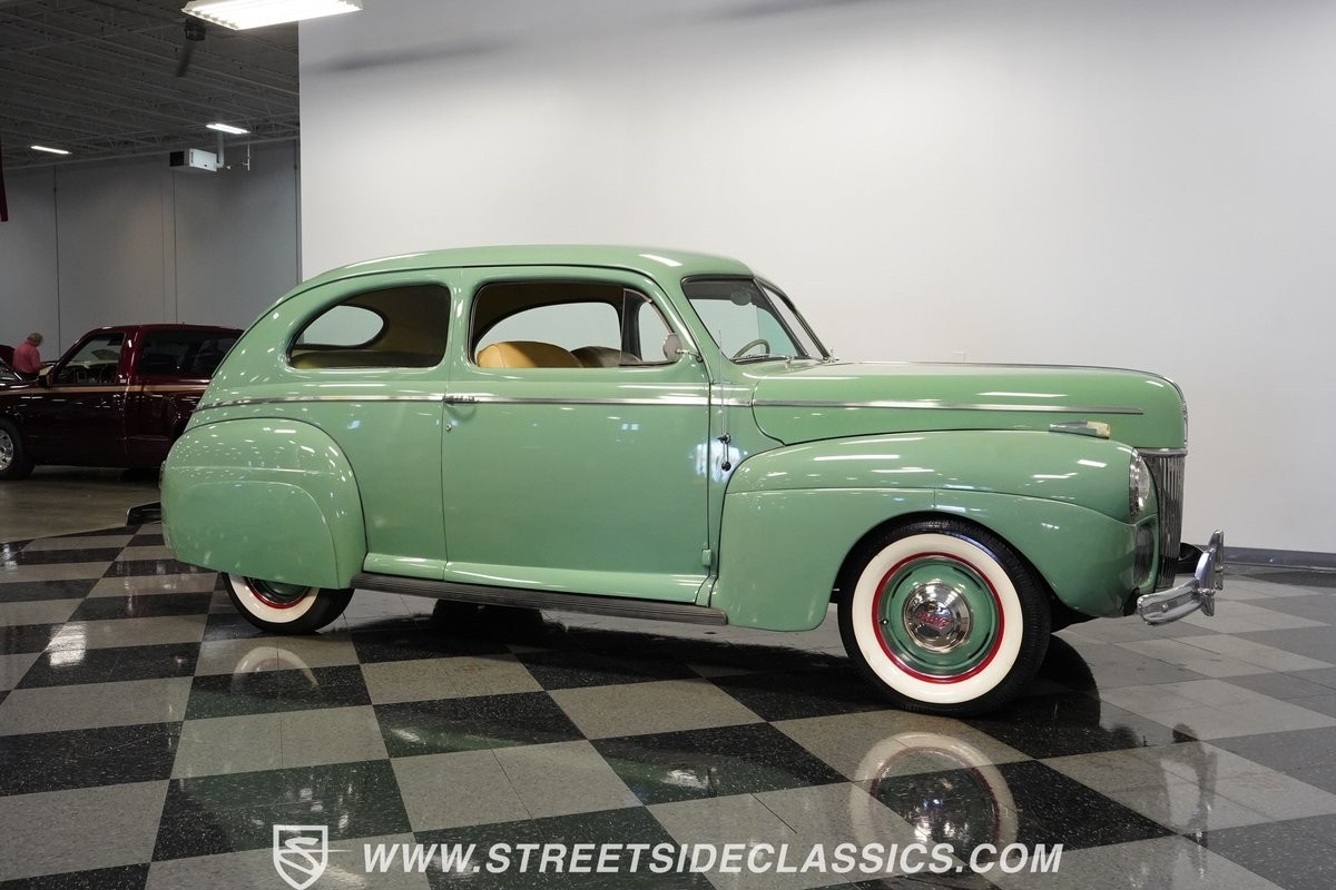 Ford-Super-Deluxe-1941-Coupe-15
