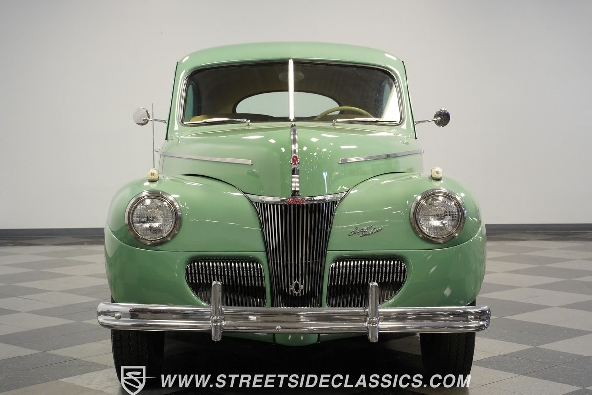 Ford-Super-Deluxe-1941-Coupe-17