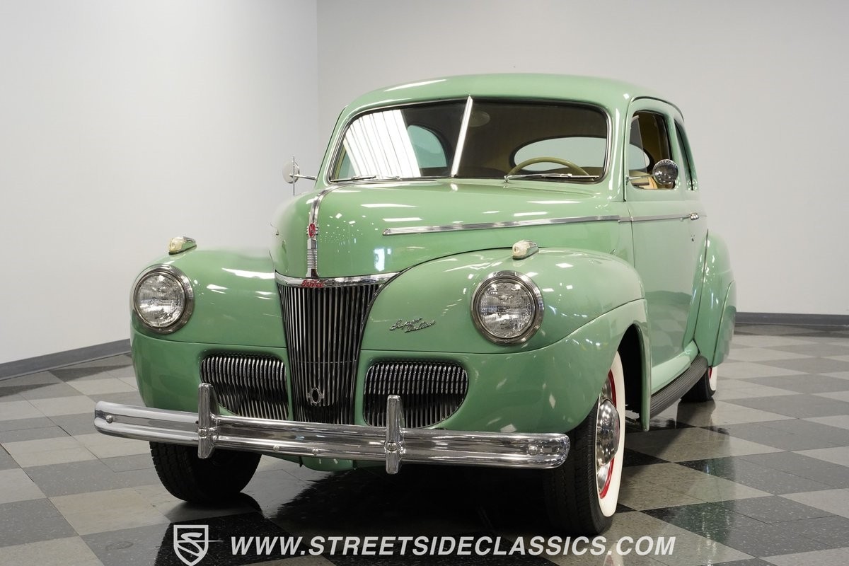 Ford-Super-Deluxe-1941-Coupe-18
