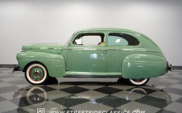 Ford-Super-Deluxe-1941-Coupe-2