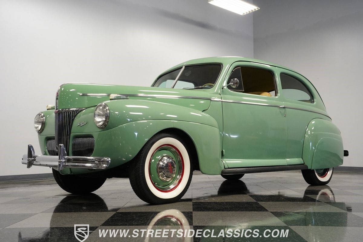 Ford-Super-Deluxe-1941-Coupe-21