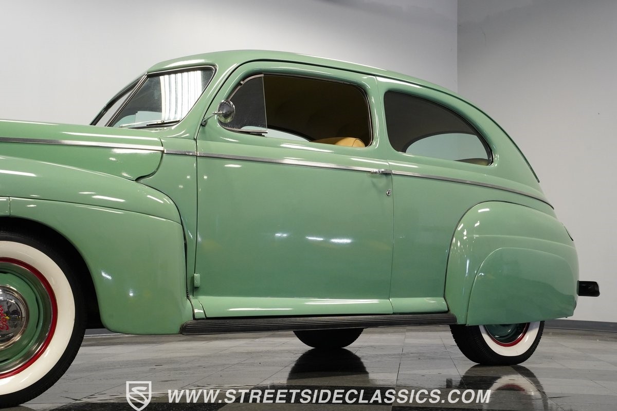 Ford-Super-Deluxe-1941-Coupe-22