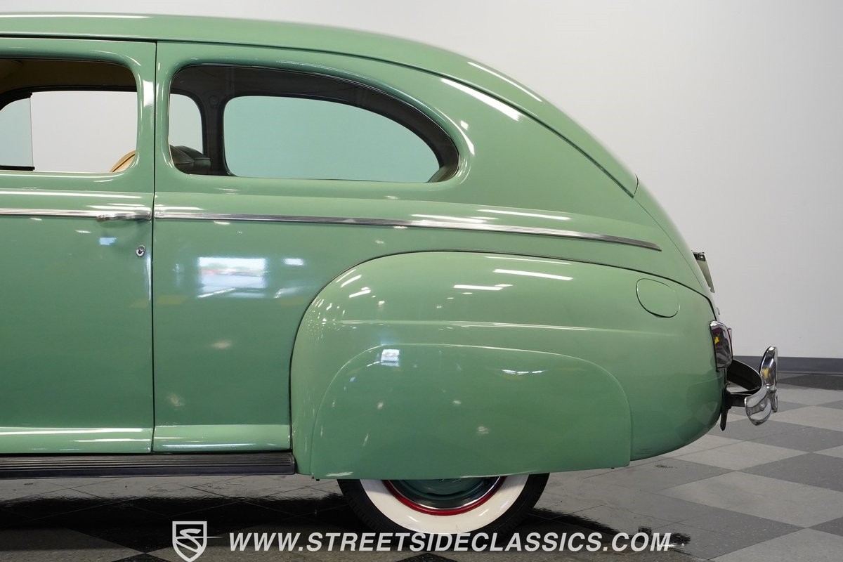 Ford-Super-Deluxe-1941-Coupe-24