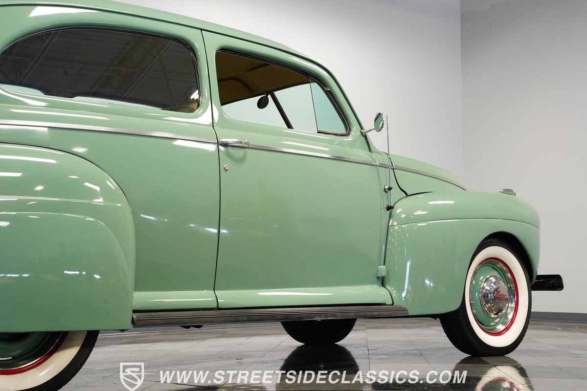 Ford-Super-Deluxe-1941-Coupe-28