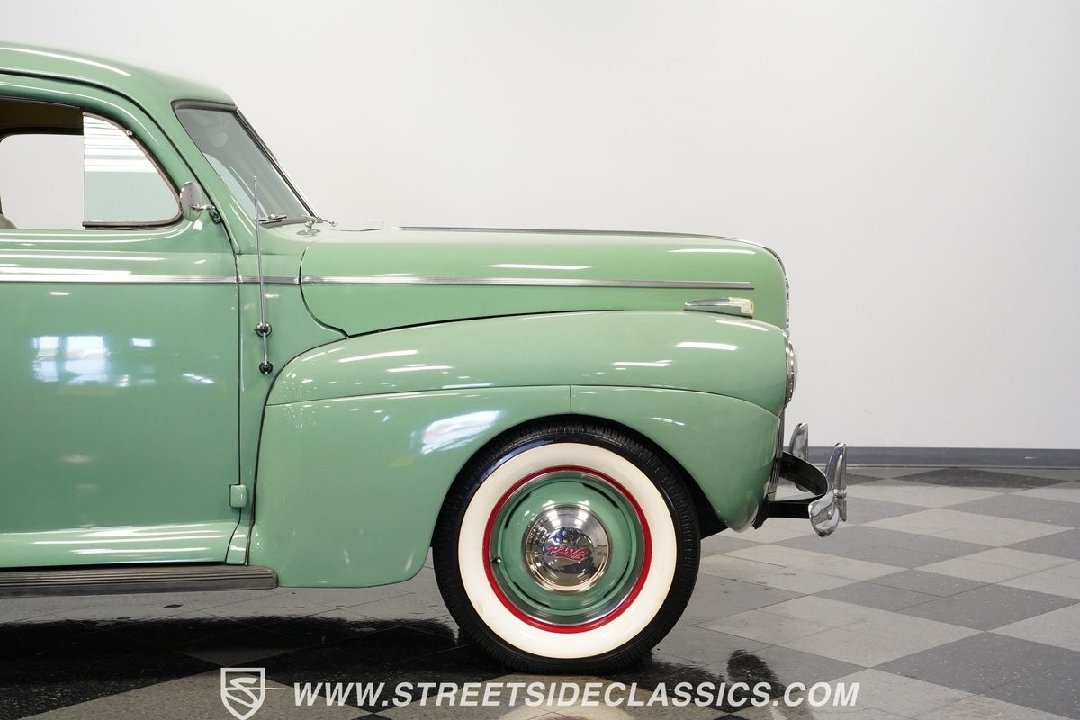 Ford-Super-Deluxe-1941-Coupe-30