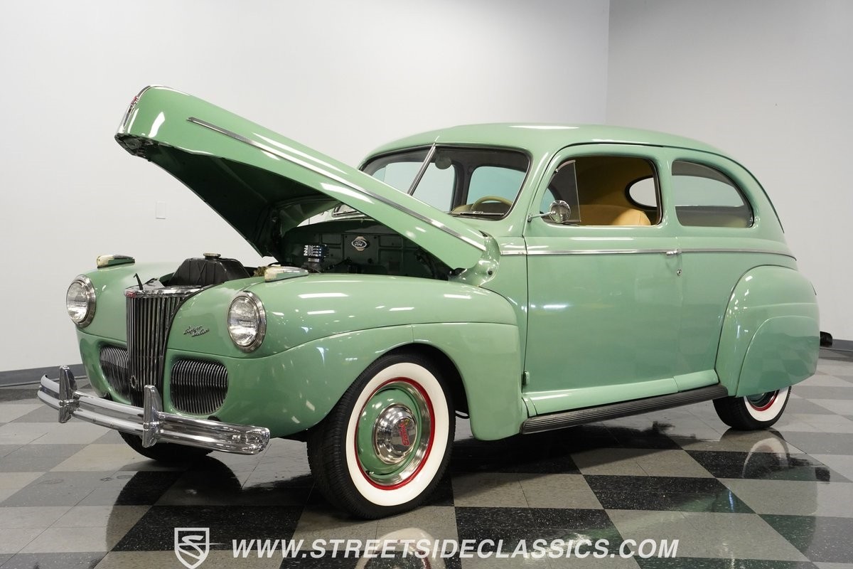 Ford-Super-Deluxe-1941-Coupe-31