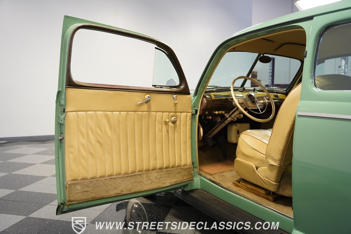 Ford-Super-Deluxe-1941-Coupe-36