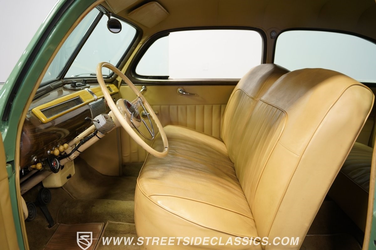 Ford-Super-Deluxe-1941-Coupe-38