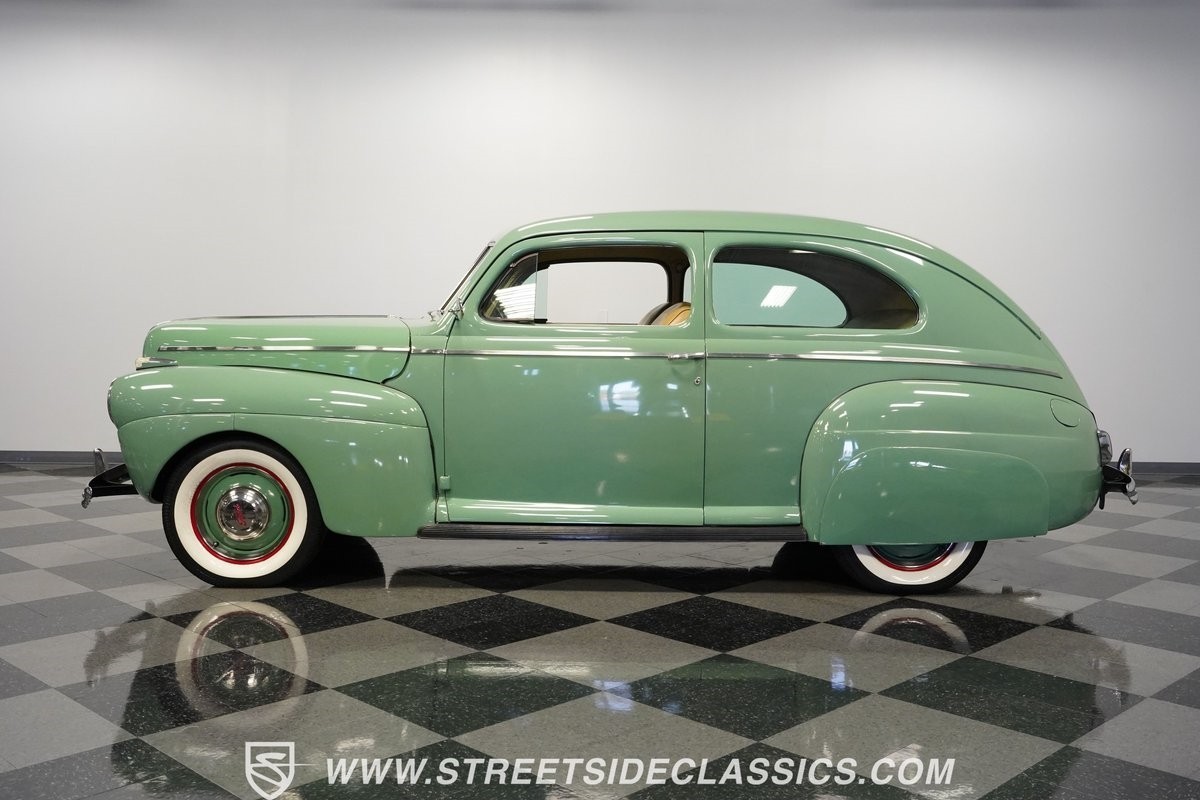 Ford-Super-Deluxe-1941-Coupe-7