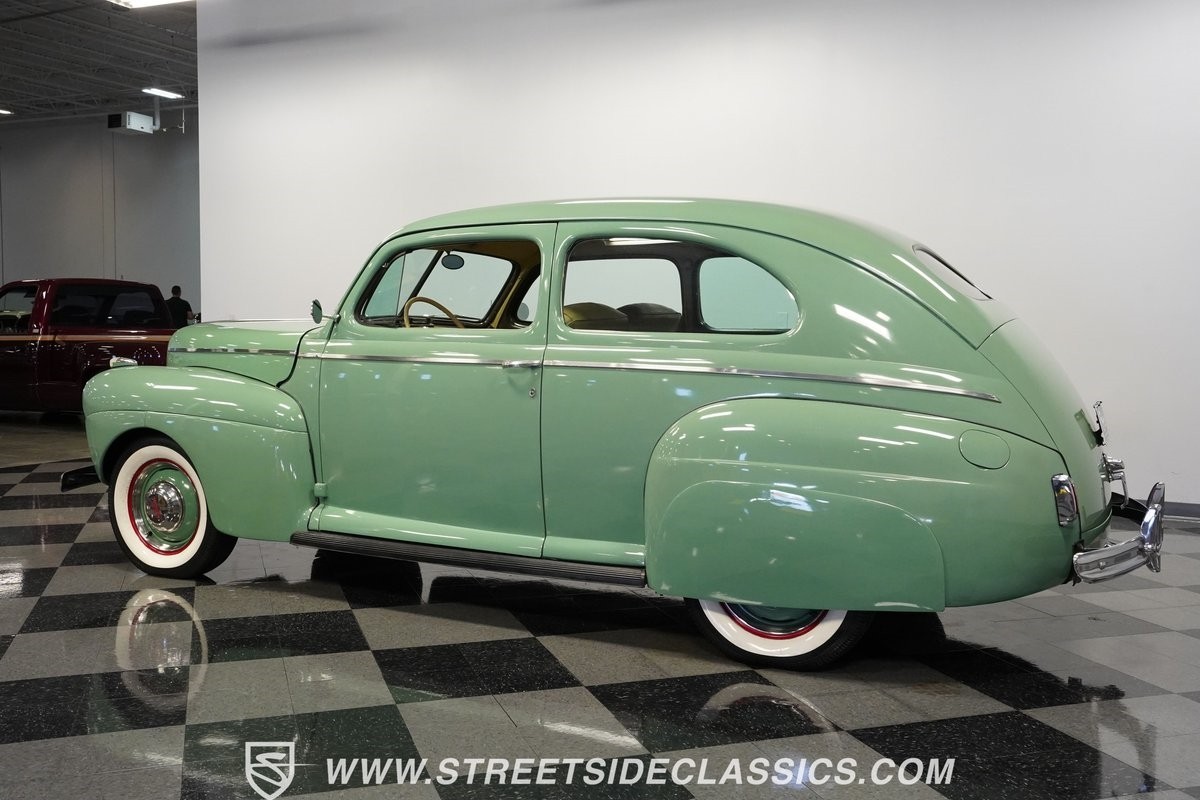 Ford-Super-Deluxe-1941-Coupe-8