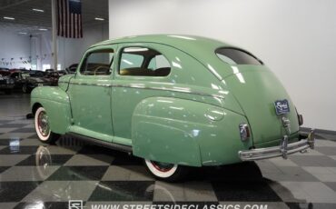 Ford-Super-Deluxe-1941-Coupe-9