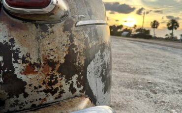 Ford-Super-Deluxe-1946-Sedan-27