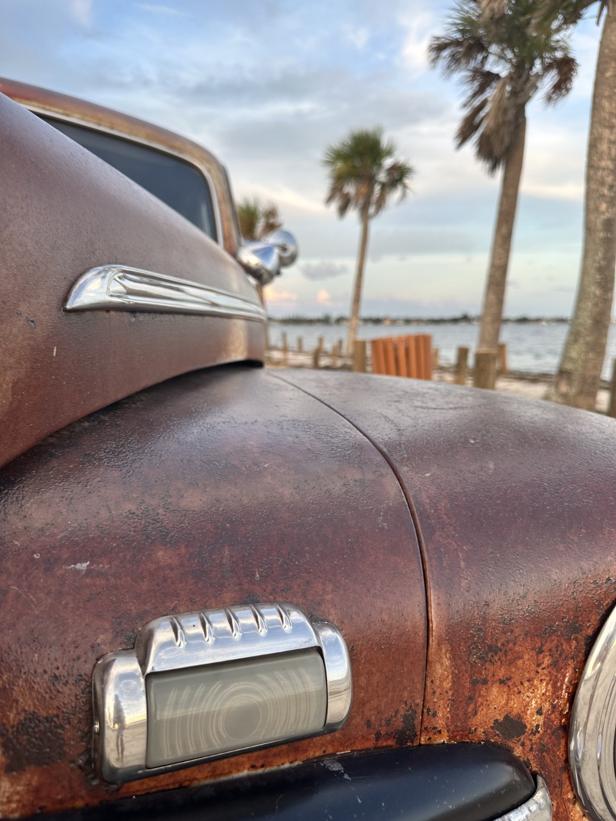 Ford-Super-Deluxe-1946-Sedan-7